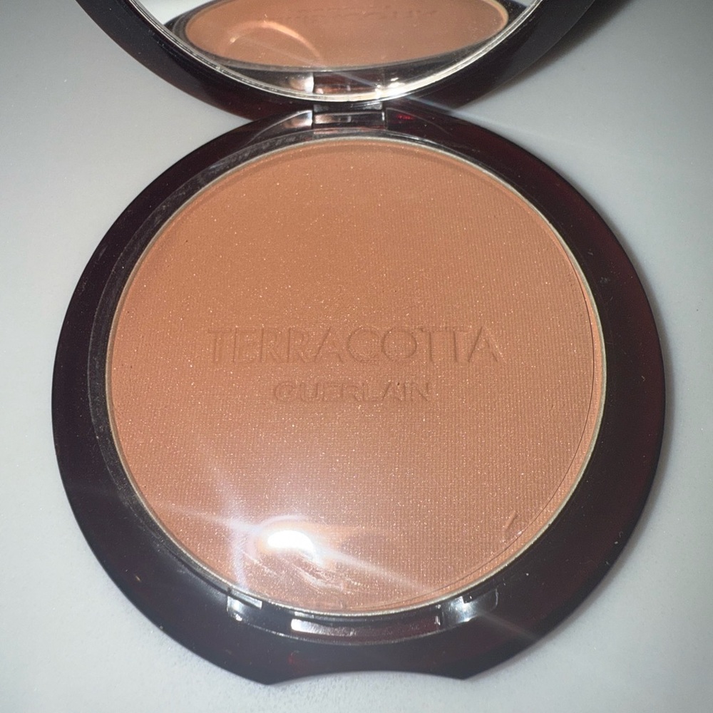 New Guerlain Terracotta Sunkissed Natural Bronzer Powder in shade 00 Light Cool - Picture 5 of 7